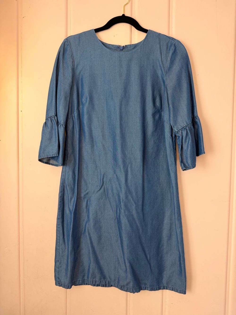Ann Taylor Factory Light Blue Denim Dress with Ruffle Sleeves sz6